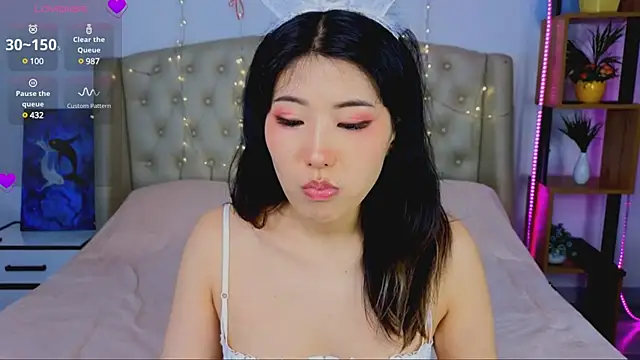 Wendy  Hills online show from 03-02-25, 04:21