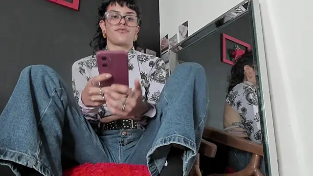 Snapshot of trinitty chatting on 02-26-25, 11:26 trinitty online show from 02-26-25, 11:26