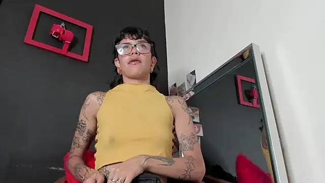 Snapshot of trinitty chatting on 03-06-25, 01:57 trinitty online show from 03-06-25, 01:57