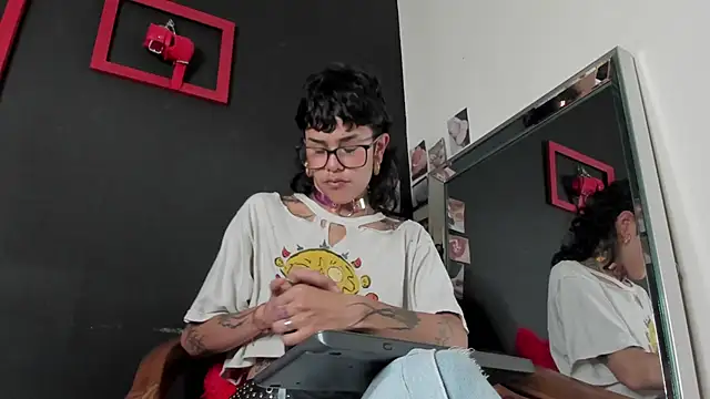 Snapshot of trinitty chatting on 03-07-25, 02:01 trinitty online show from 03-07-25, 02:01