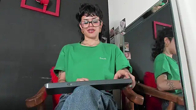 Snapshot of trinitty chatting on 03-20-25, 06:42 trinitty online show from 03-20-25, 06:42