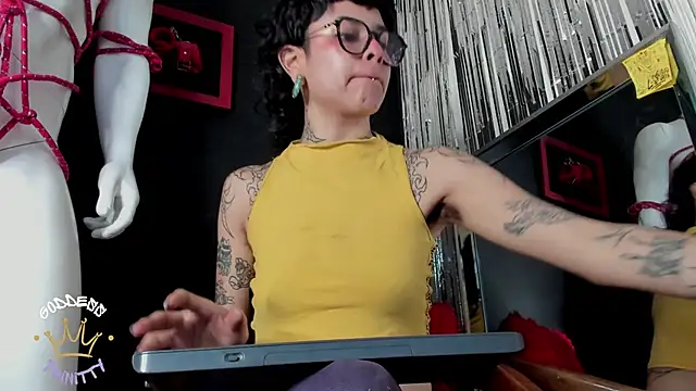 Snapshot of trinitty chatting on 09-12-25, 01:44 trinitty online show from 09-12-25, 01:44