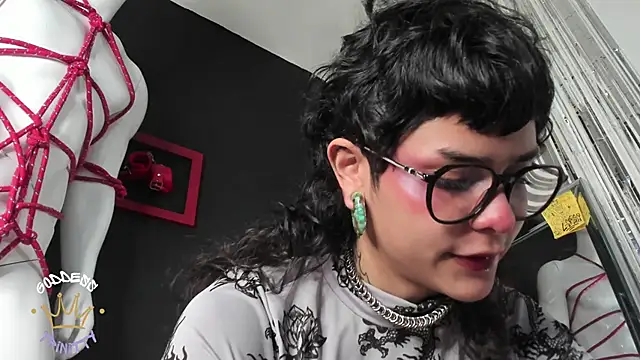 Snapshot of trinitty chatting on 09-24-25, 01:25 trinitty online show from 09-24-25, 01:25