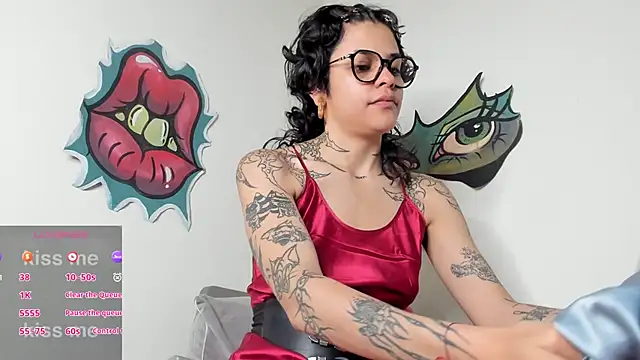 Snapshot of trinitty chatting on 02-19-26, 12:01 trinitty online show from 02-19-26, 12:01