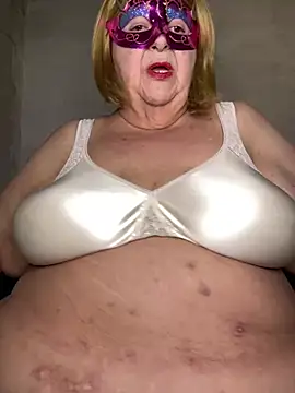 Snapshot of mariannecox chatting on 12-27-24, 02:25 mariannecox online show from 12-27-24, 02:25