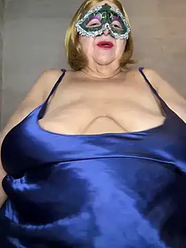 Snapshot of mariannecox chatting on 01-05-25, 01:58 mariannecox online show from 01-05-25, 01:58