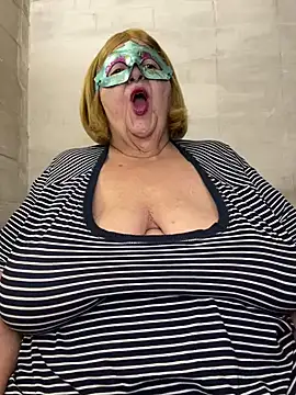 Snapshot of mariannecox chatting on 02-23-25, 09:05 mariannecox online show from 02-23-25, 09:05