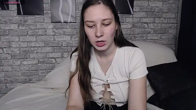 Snapshot of MollyBrams chatting on 12-12-24, 12:33 MollyBrams online show from 12-12-24, 12:33