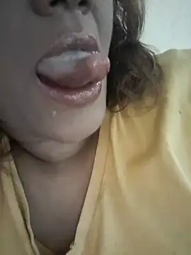 Indianpleasure300 online show from 10-01-25, 03:51