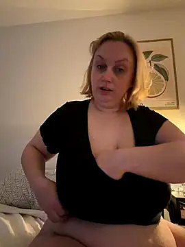 BBW Nora online show from 12-19-25, 07:37