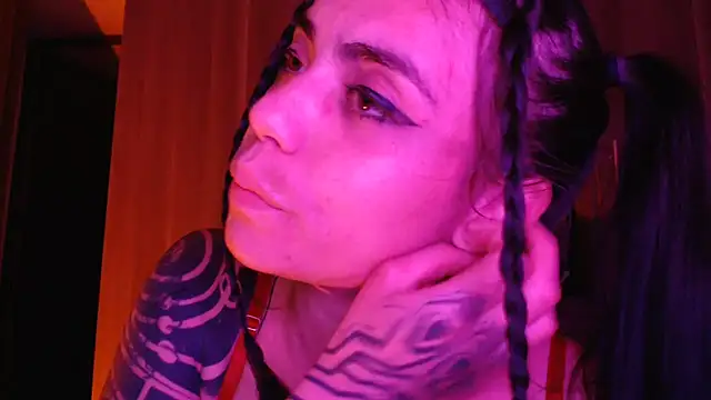 i am nina  online show from 02-19-26, 05:47