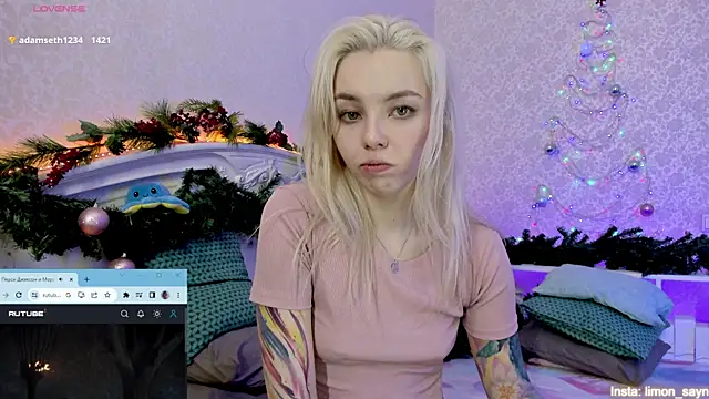 LillyMoure  online show from 01-13-25, 04:18