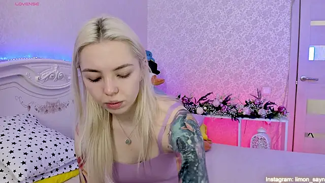 LillyMoure  online show from 03-13-25, 12:27