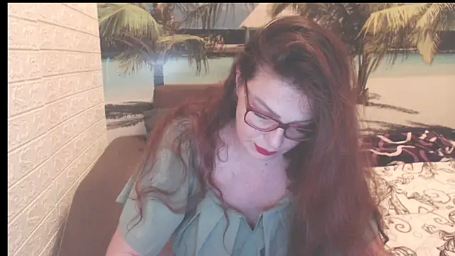 Queen  Natasha online show from 11-19-25, 09:48