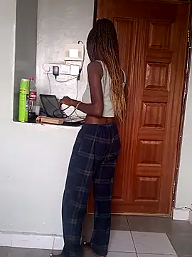 Snapshot of Prettybecs chatting on 10-16-25, 06:25 Prettybecs online show from 10-16-25, 06:25