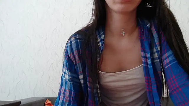 Snapshot of HoneyWiles chatting on 02-19-25, 01:39 HoneyWiles online show from 02-19-25, 01:39