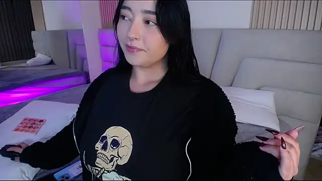 Miss Loise online show from 11-24-25, 04:12