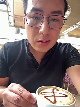 andrewmhilton  online show from 11-05-25, 07:58