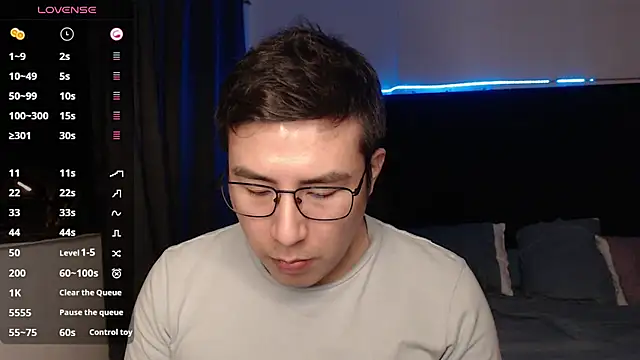 andrewmhilton  online show from 11-26-25, 04:13