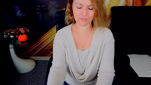 Snapshot of EmmaxPark chatting on 11-21-25, 06:45 EmmaxPark online show from 11-21-25, 06:45