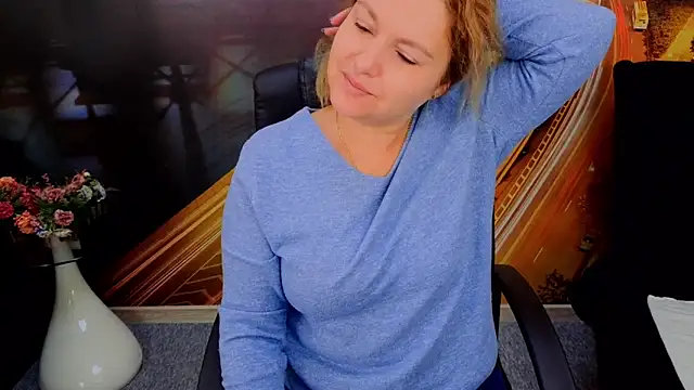 Snapshot of EmmaxPark chatting on 12-04-25, 07:17 EmmaxPark online show from 12-04-25, 07:17