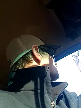 Snapshot of Midwestalpha chatting on 12-03-24, 08:39 Midwestalpha online show from 12-03-24, 08:39