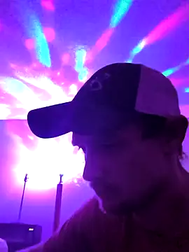 Snapshot of Midwestalpha chatting on 01-12-25, 02:09 Midwestalpha online show from 01-12-25, 02:09