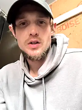 Snapshot of Midwestalpha chatting on 03-03-25, 03:09 Midwestalpha online show from 03-03-25, 03:09