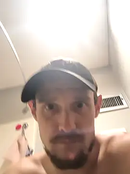 Snapshot of Midwestalpha chatting on 09-15-25, 02:22 Midwestalpha online show from 09-15-25, 02:22