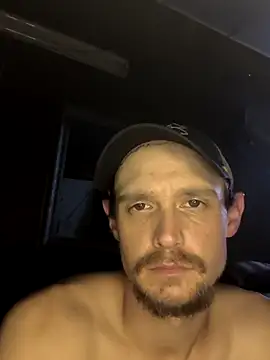 Snapshot of Midwestalpha chatting on 10-21-25, 04:57 Midwestalpha online show from 10-21-25, 04:57