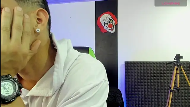 Snapshot of jhonnysnow17 chatting on 01-18-25, 04:26 jhonnysnow17 online show from 01-18-25, 04:26