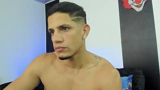 Snapshot of jhonnysnow17 chatting on 01-28-25, 06:05 jhonnysnow17 online show from 01-28-25, 06:05