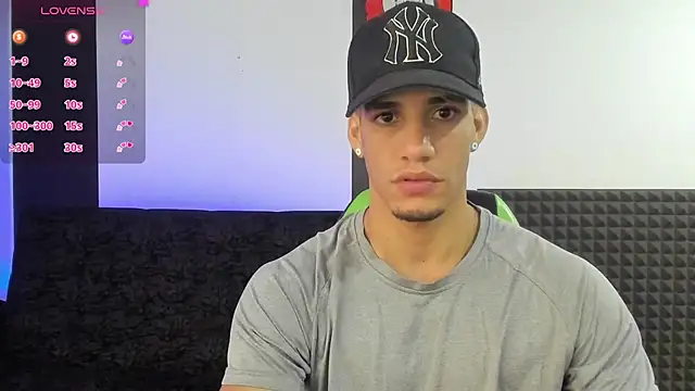 Snapshot of jhonnysnow17 chatting on 02-13-25, 09:06 jhonnysnow17 online show from 02-13-25, 09:06