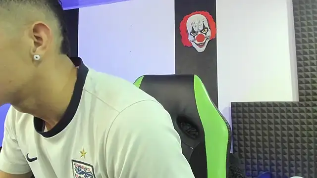 Snapshot of jhonnysnow17 chatting on 02-23-25, 01:32 jhonnysnow17 online show from 02-23-25, 01:32