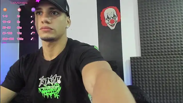 Snapshot of jhonnysnow17 chatting on 02-26-25, 11:04 jhonnysnow17 online show from 02-26-25, 11:04