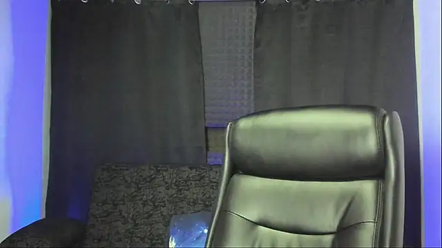 Snapshot of jhonnysnow17 chatting on 09-19-25, 01:18 jhonnysnow17 online show from 09-19-25, 01:18