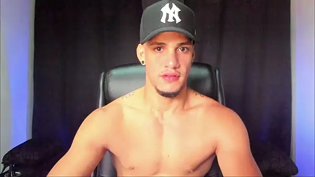 Snapshot of jhonnysnow17 chatting on 09-21-25, 07:48 jhonnysnow17 online show from 09-21-25, 07:48