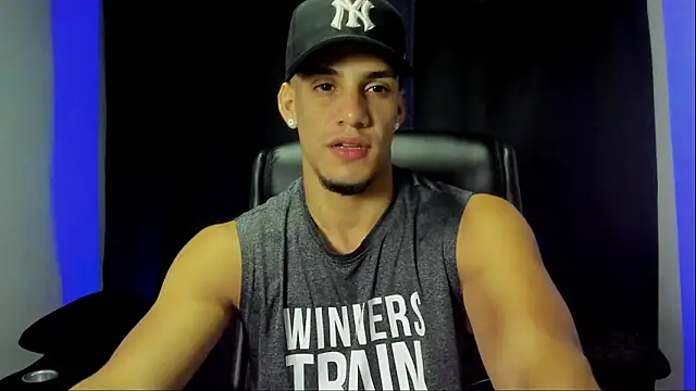 Snapshot of jhonnysnow17 chatting on 09-27-25, 05:12 jhonnysnow17 online show from 09-27-25, 05:12