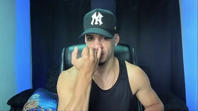 Snapshot of jhonnysnow17 chatting on 09-27-25, 05:18 jhonnysnow17 online show from 09-27-25, 05:18