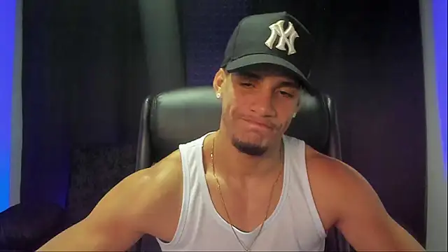 Snapshot of jhonnysnow17 chatting on 10-04-25, 10:41 jhonnysnow17 online show from 10-04-25, 10:41