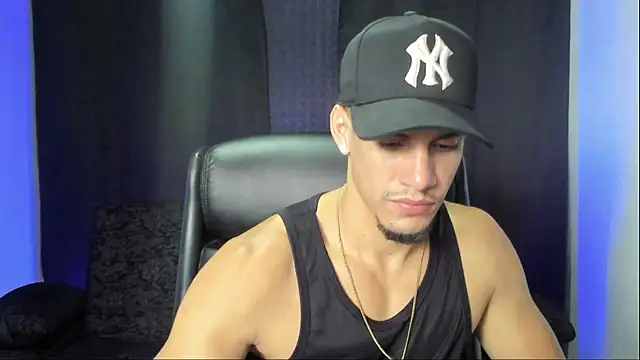 Snapshot of jhonnysnow17 chatting on 10-05-25, 09:45 jhonnysnow17 online show from 10-05-25, 09:45