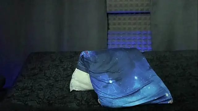 Snapshot of jhonnysnow17 chatting on 10-06-25, 09:51 jhonnysnow17 online show from 10-06-25, 09:51