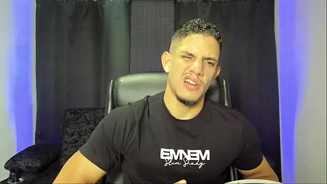 Snapshot of jhonnysnow17 chatting on 10-09-25, 12:19 jhonnysnow17 online show from 10-09-25, 12:19