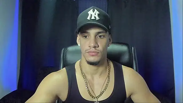 Snapshot of jhonnysnow17 chatting on 10-12-25, 11:04 jhonnysnow17 online show from 10-12-25, 11:04