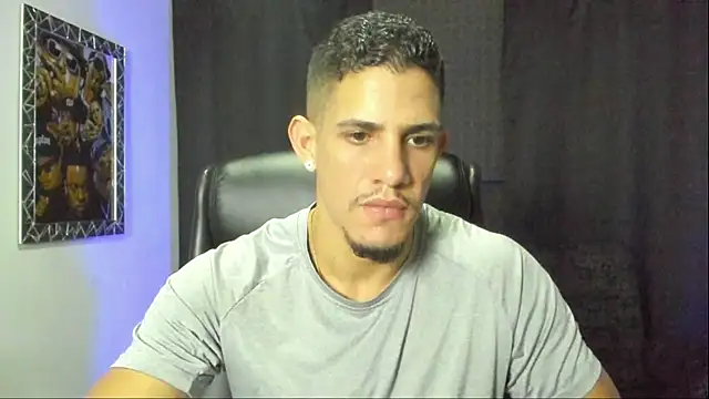 Snapshot of jhonnysnow17 chatting on 10-19-25, 11:05 jhonnysnow17 online show from 10-19-25, 11:05