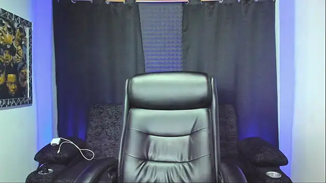 Snapshot of jhonnysnow17 chatting on 10-25-25, 12:40 jhonnysnow17 online show from 10-25-25, 12:40