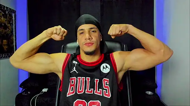 Snapshot of jhonnysnow17 chatting on 11-02-25, 11:51 jhonnysnow17 online show from 11-02-25, 11:51