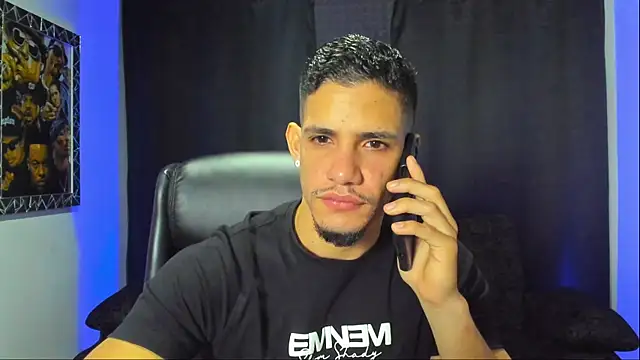 Snapshot of jhonnysnow17 chatting on 11-08-25, 11:03 jhonnysnow17 online show from 11-08-25, 11:03