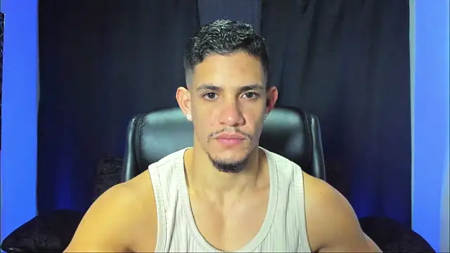 Snapshot of jhonnysnow17 chatting on 11-16-25, 04:07 jhonnysnow17 online show from 11-16-25, 04:07