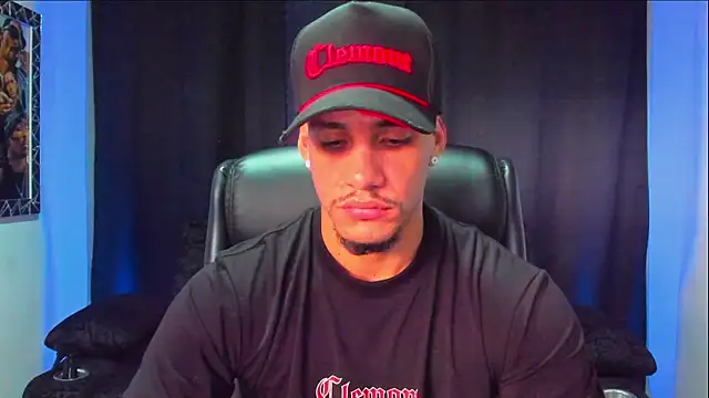 Snapshot of jhonnysnow17 chatting on 11-30-25, 09:41 jhonnysnow17 online show from 11-30-25, 09:41